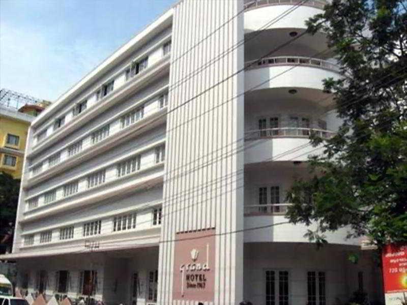 Grand Hotel Kochi Esterno foto