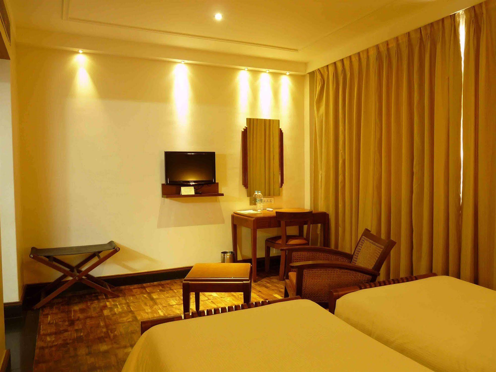 Grand Hotel Kochi Esterno foto