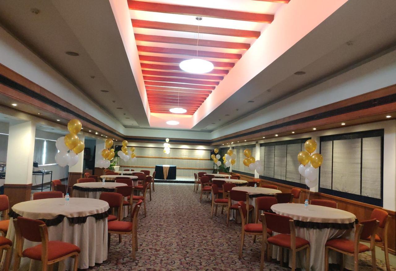 Grand Hotel Kochi Esterno foto