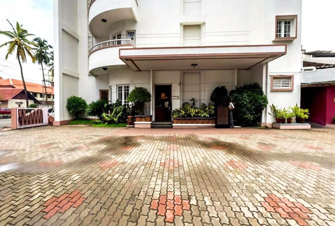 Grand Hotel Kochi Esterno foto