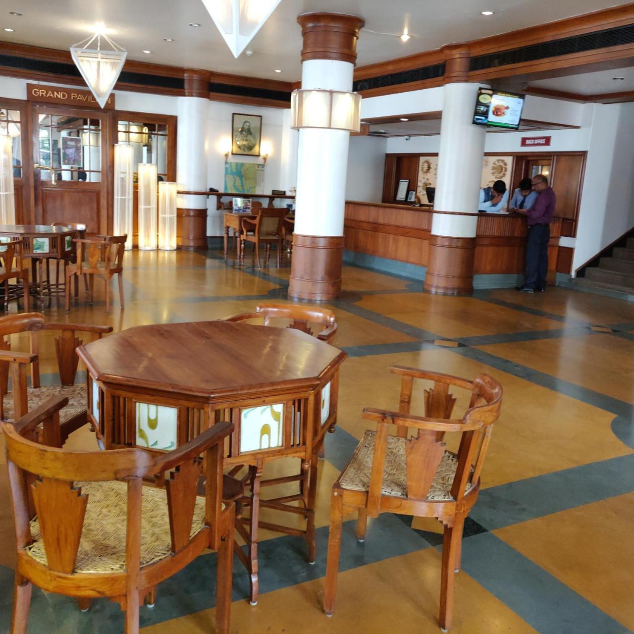 Grand Hotel Kochi Esterno foto